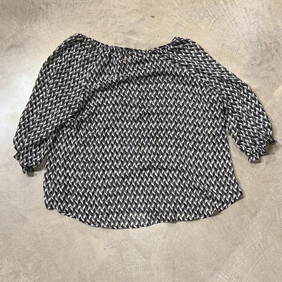 George Grey & Black Abstract Print Sheer Blouse Size 2X - Picture 4 of 4